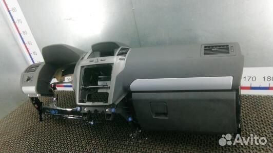 Панель приборов (торпедо) opel zafira B (4BR17IS01