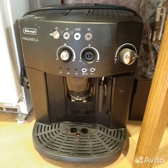 Кофемашина delonghi magnifica