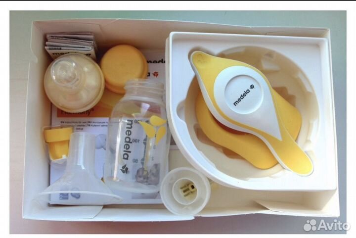 Ручной молокоотсос Medela Harmony с соской