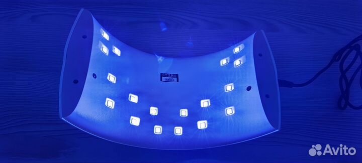 Лампа для сушки ногтей