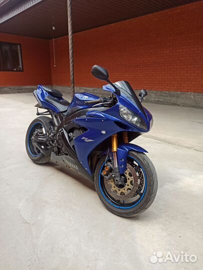 Yamaha r1