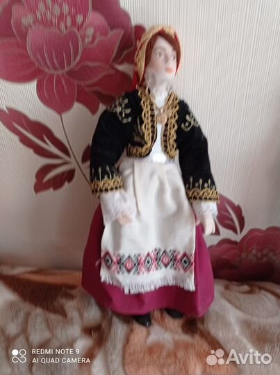 Фарфоровые и другие куклы