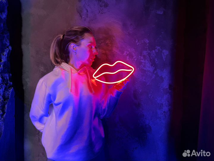 Неоновая световая вывеска