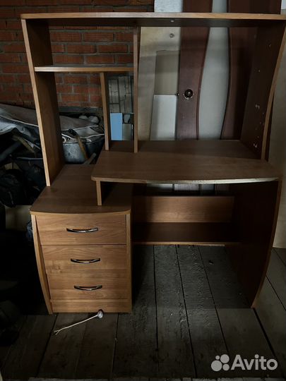 Компьютерный стол