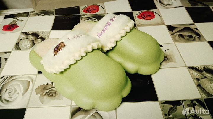 Женские домашние тапочки