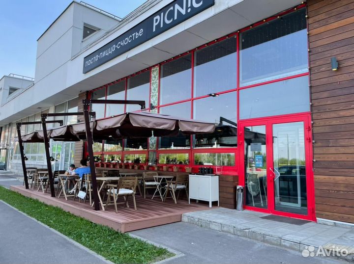 Зонт летний для уличного кафе, стойка сбоку