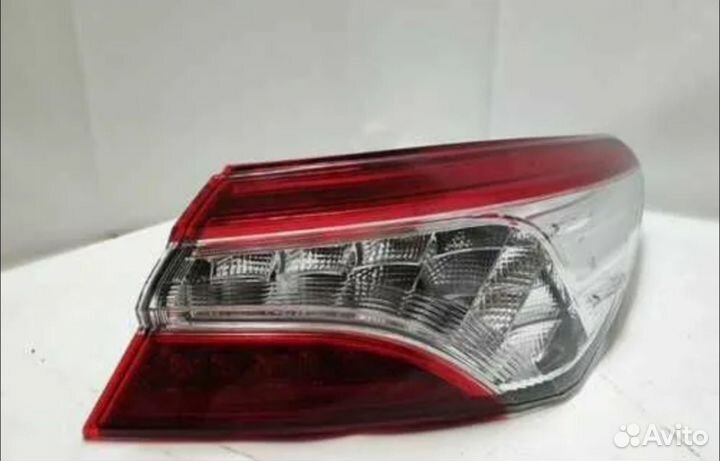 Правый стоп новый оригинал тойота камри 70,75