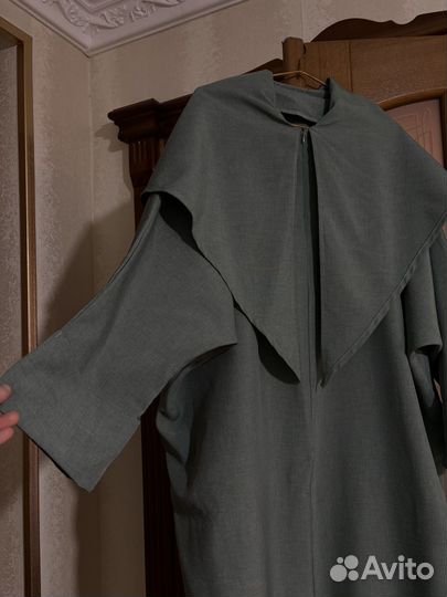 Платье с платком