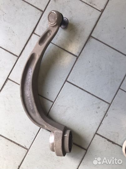 Передний нижний правый рычаг на Audi A6 C7