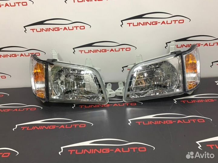 Передние фары Toyota Town Ace Noah R40/50 96-98