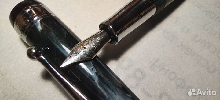 Ручка перьевая на винтовом колпачке с конвертером