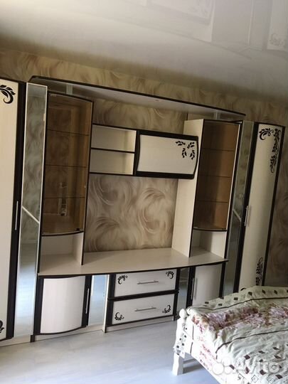 Стенка в гостиную