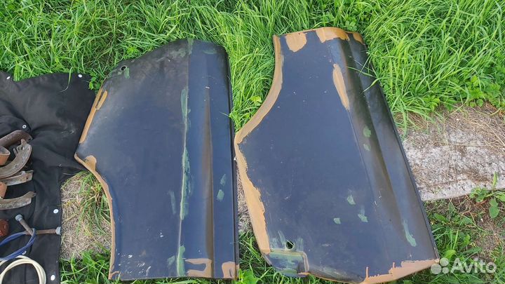 Крыло заднее правое и левое на Москвич 412