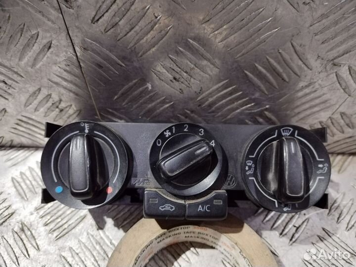 Блок управления отопителем VW Polo 5