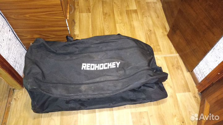 Вратарский баул на колесах