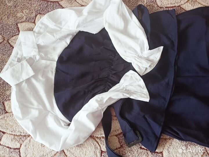 Брючный костюм школьный новый