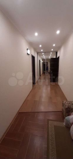 2-к. квартира, 70 м², 2/10 эт.