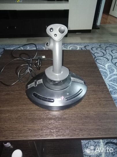 Джойстик Genius