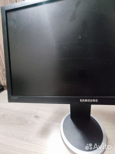 Монитор Samsung
