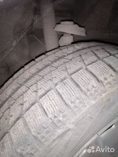 Bridgestone Blizzak VRX 215/60 R16 95S