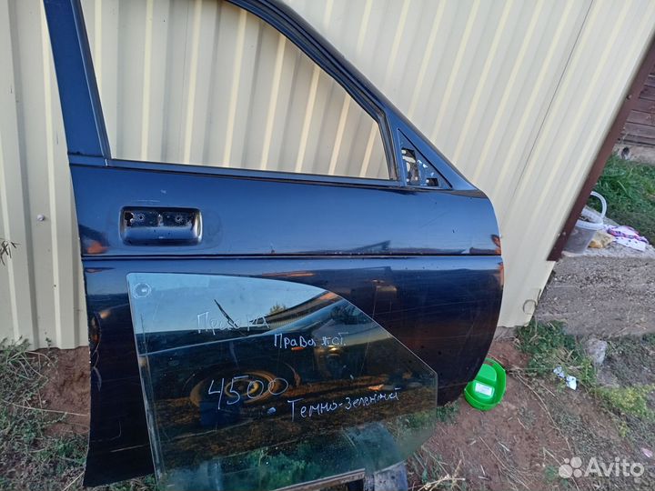 Дверь передняя правая priora