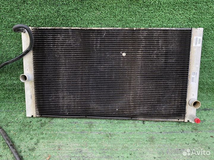 Радиатор охлаждения Volvo V50 S40 MW MS 3M518005DA