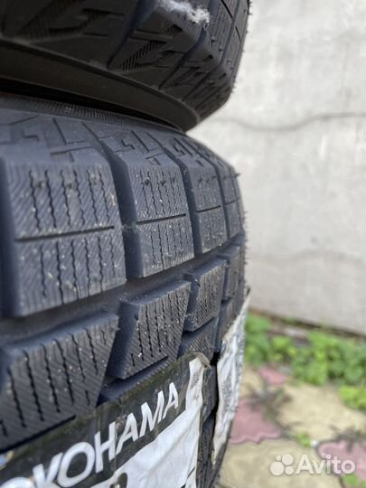 Yokohama Ice Guard IG60 215/55 R17 94Q
