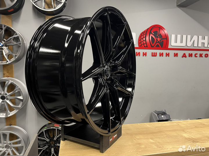 Диски R20 rohana на Volkswagen Touareg и Audi Q7