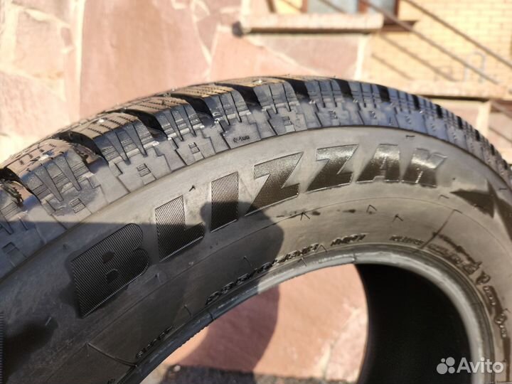 Bridgestone Blizzak Spike-02 235/65 R18