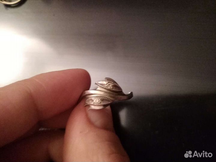 Серебряный крестик, кольцо и подвеска