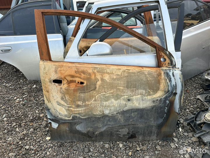 Дверь передняя правая kia rio 3