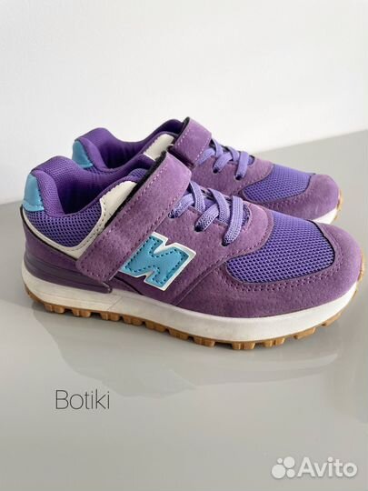 Кроссовки для девочки