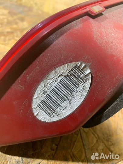 Фонарь в крышку багажника левый Volkswagen Passat