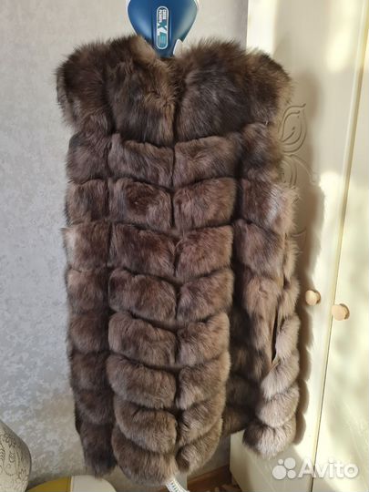 Меховая жилетка из песца