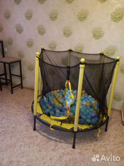 Батут-манеж