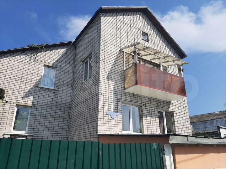 Коттедж 250 м² на участке 6 сот.