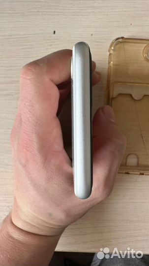 iPhone SE (2020), 64 ГБ