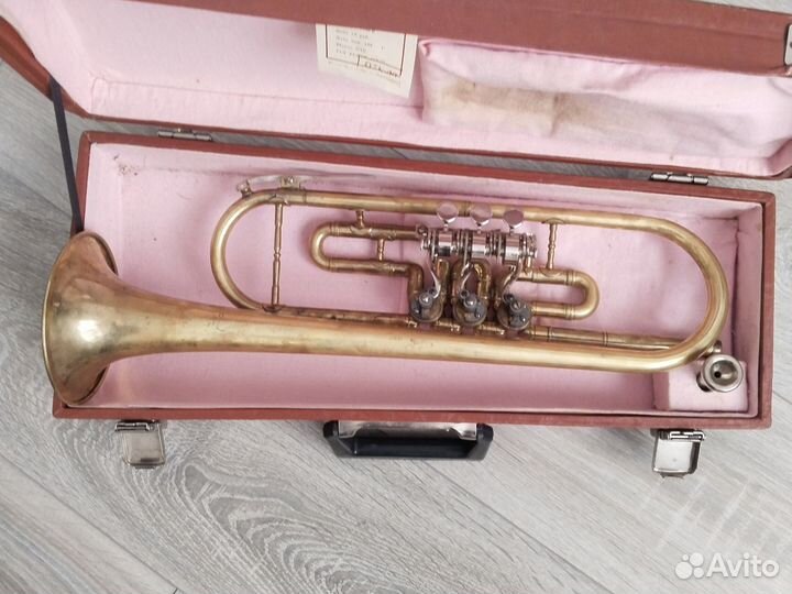 Труба музыкальный инструмент