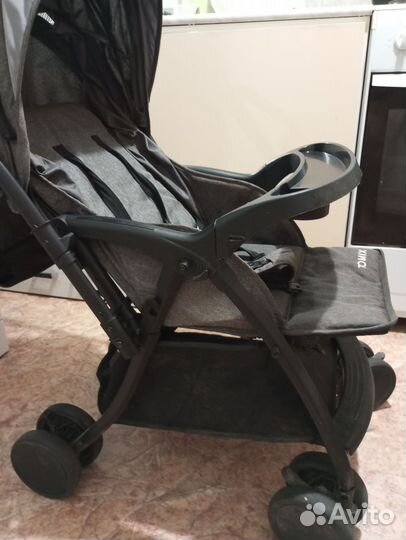 Прогулочная коляска с перекидной ручкой
