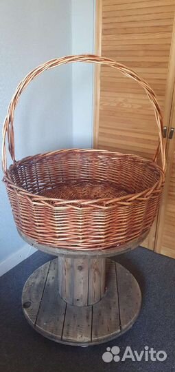 Корзина плетеная очень большая
