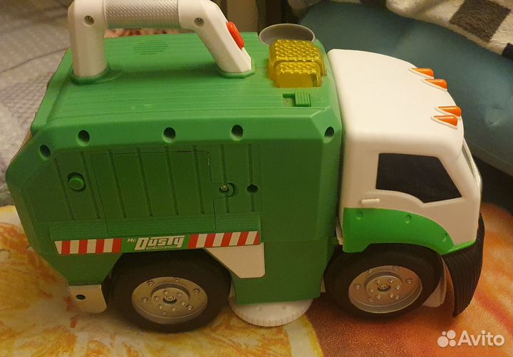 Грузовик мусоровоз