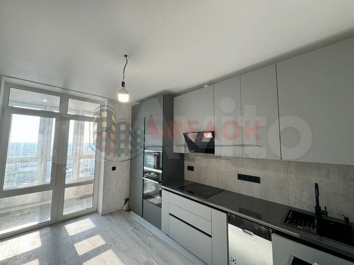 3-к. квартира, 85 м², 15/24 эт.