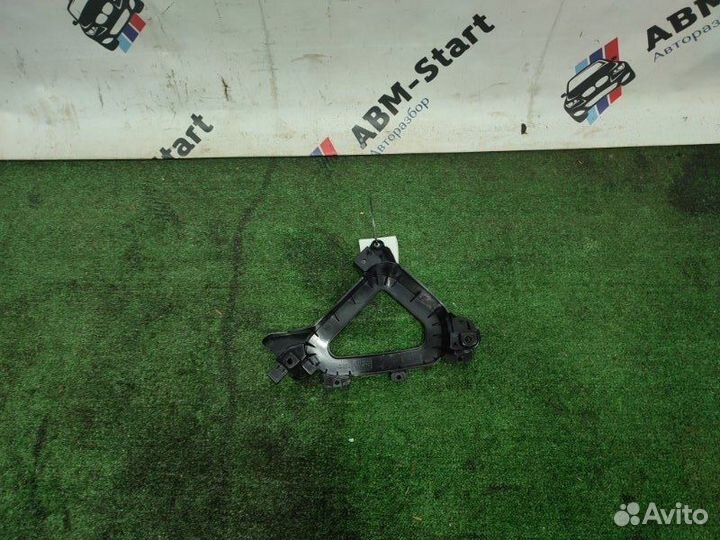 Кронштейн правый Bmw X3 F25 N20B20A 2012