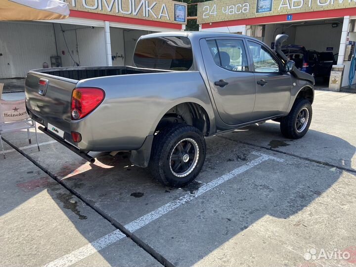 Mitsubishi L200 2.5 МТ, 2011, 110 000 км