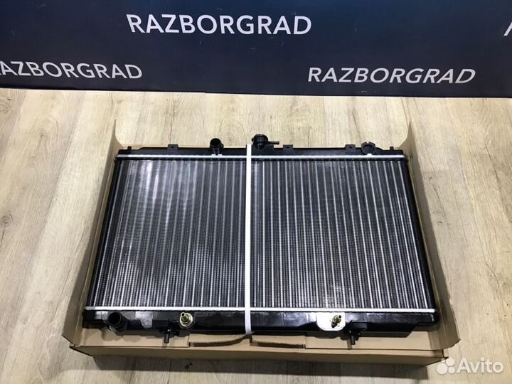 Радиатор охлаждения Nissan Primera P12