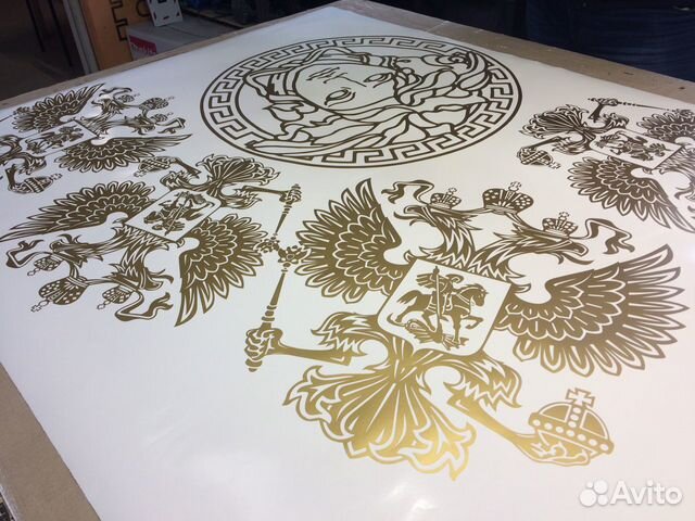 Плоттерная резка наклеек, трафаретов и стикеров