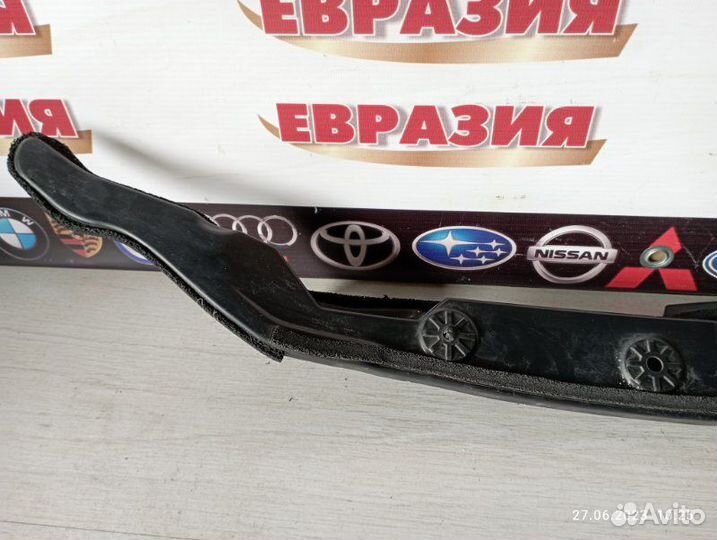 Пыльник крыла передний левый Lexus Rx350 2010