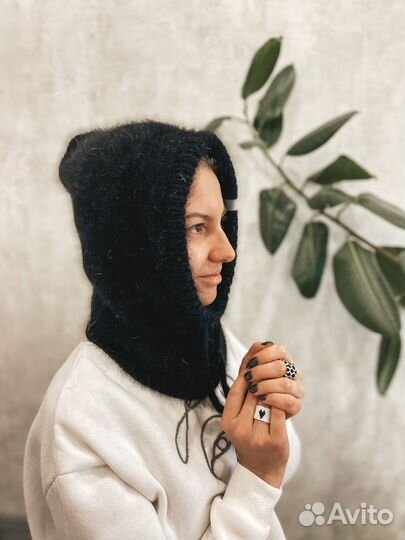 Вязаный капор ручной работы