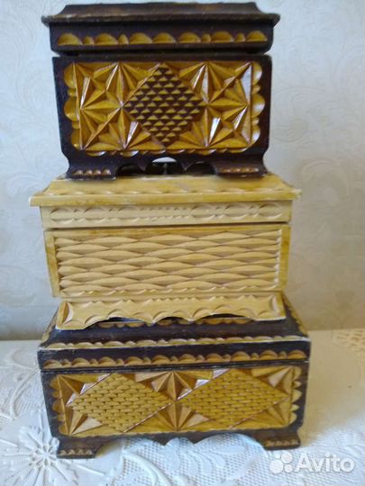 Шкатулки из дерева резные ручной работы
