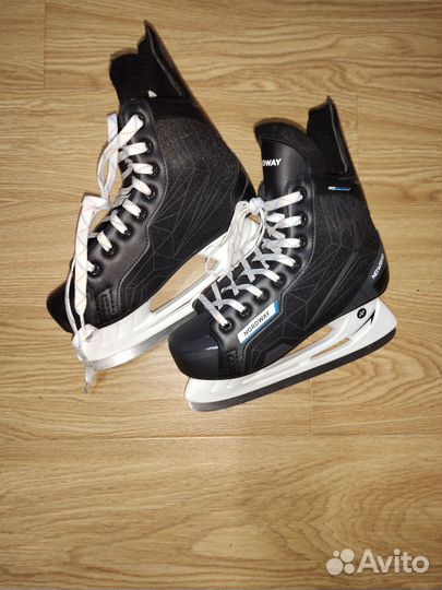 Коньки хоккейные детские размер 38